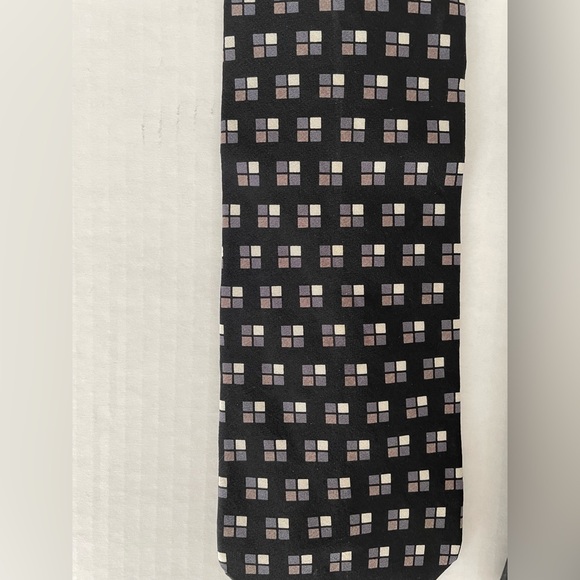 Perry Ellis Portfolio Bundle Elegant Silk Black and Gray Pattern Ties - Picture 5 of 9